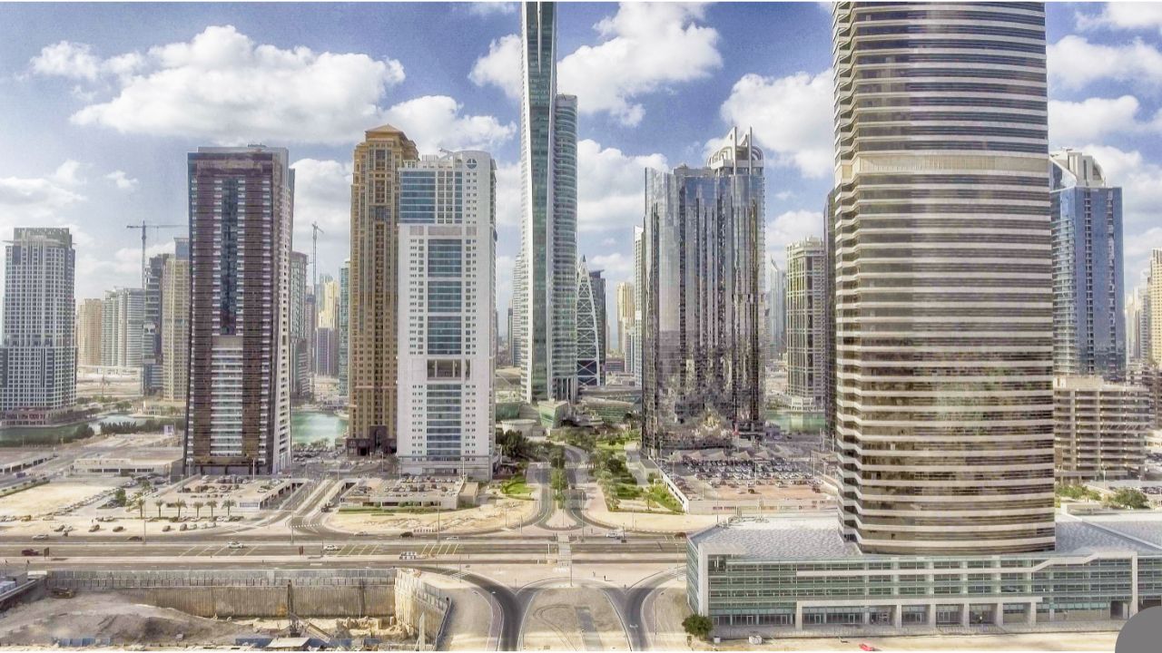 Jumeirah Lakes Towers Access and Parking Tips